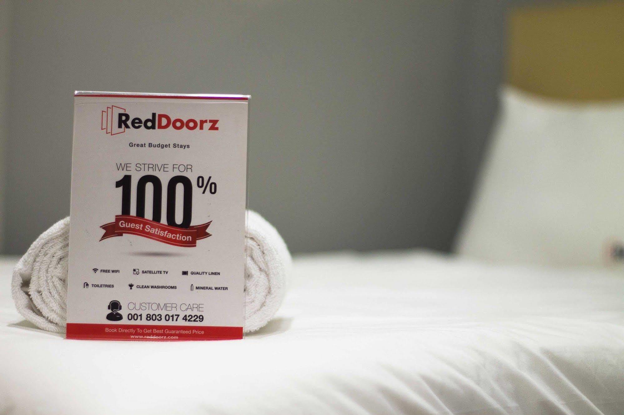 Hotel Reddoorz @ Pulomas à Jakarta Extérieur photo
